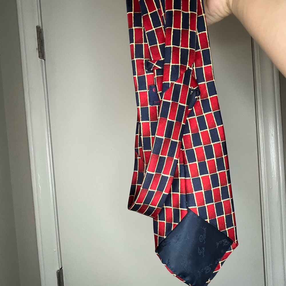 100% Italian Silk Tie Rack Charleston Necktie